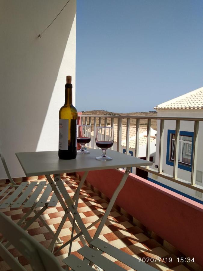 Home Village Vila do Bispo Luaran gambar